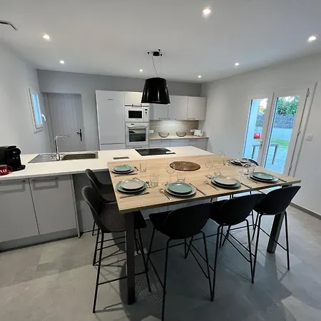 Сasa de vacaciones Maison Spacieuse A Barbatre, Proche Plage, Pour 8 Personnes - Fr-1-823-40 Barbâtre